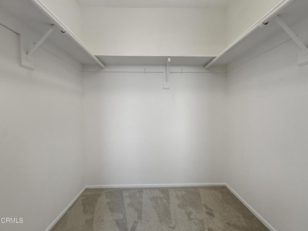 Image 19 of property listing at 3200 Fairesta Street 16, Glendale, CA 91214