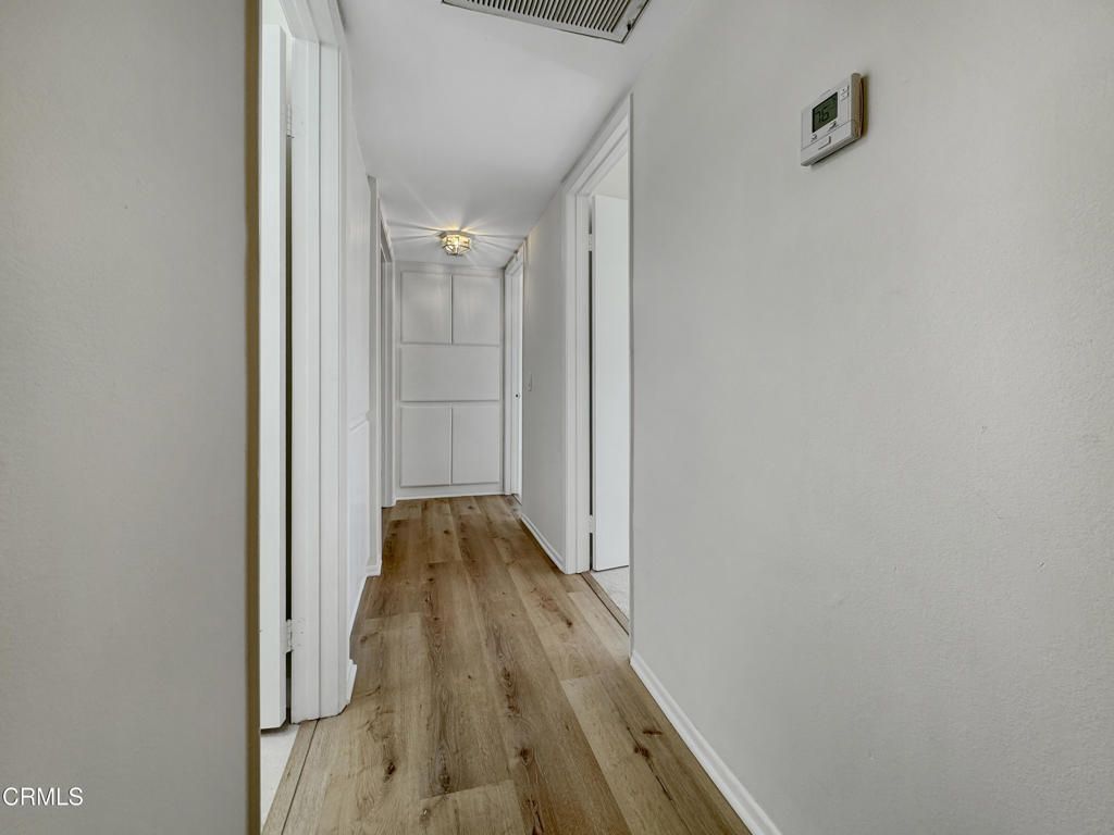 Image 20 of property listing at 3200 Fairesta Street 16, Glendale, CA 91214