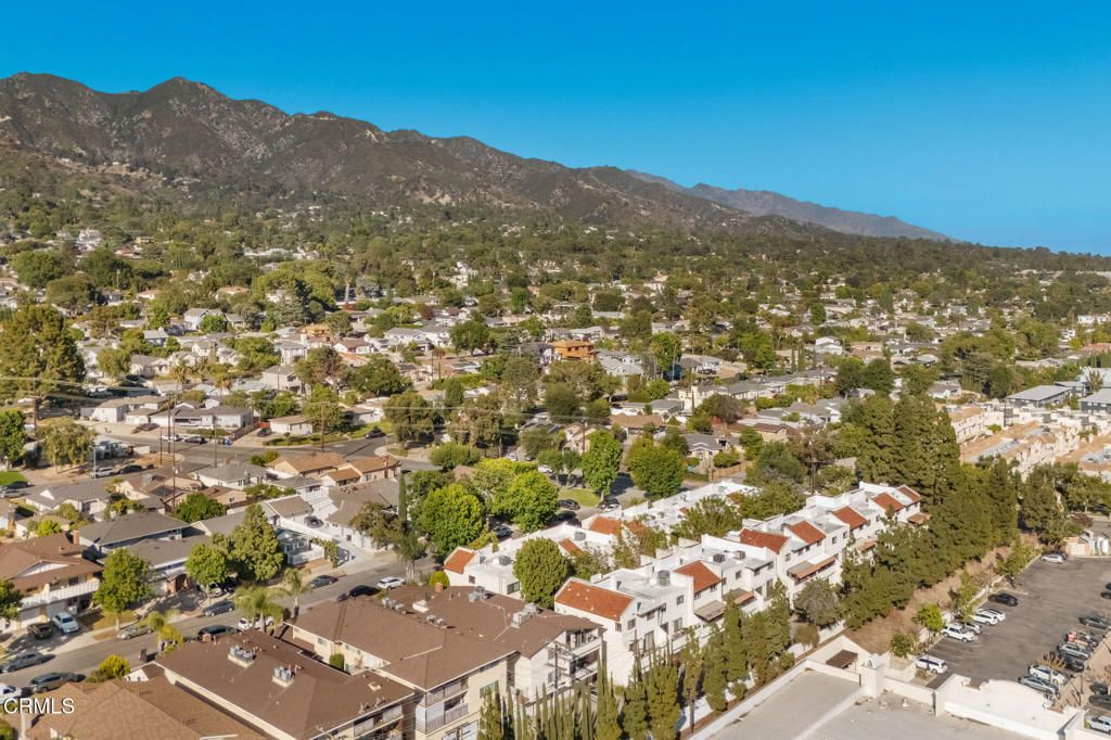 Image 40 of property listing at 3200 Fairesta Street 16, Glendale, CA 91214