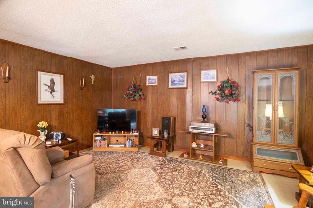 112 HIGHLAND WAY, Chester Gap, VA 22623