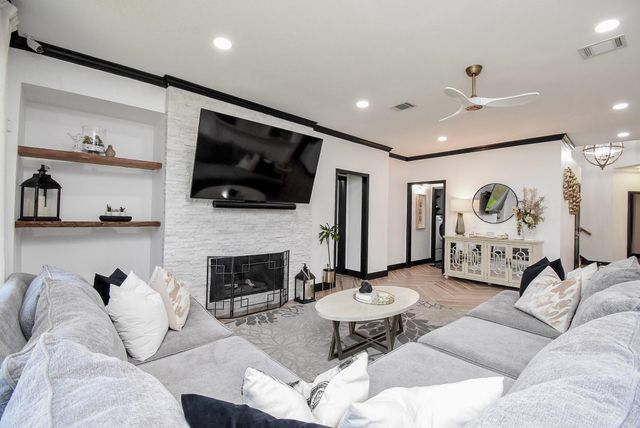 2115 Thistlerock Lane, Sugar Land, TX 77479