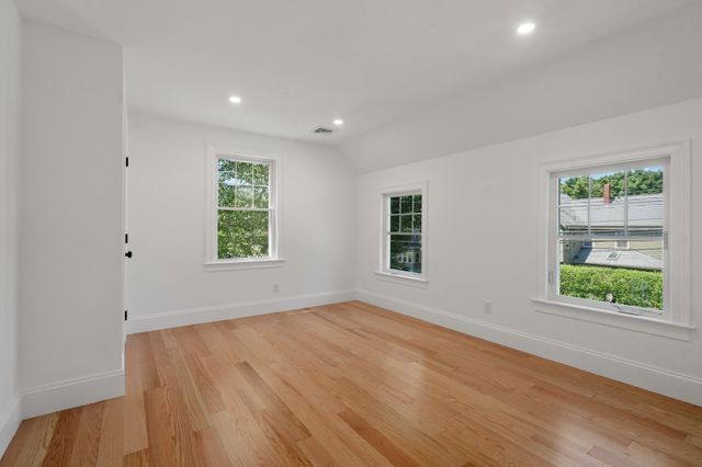 92 Pond Street, Natick, MA 01760
