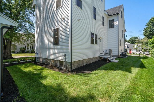 92 Pond Street, Natick, MA 01760