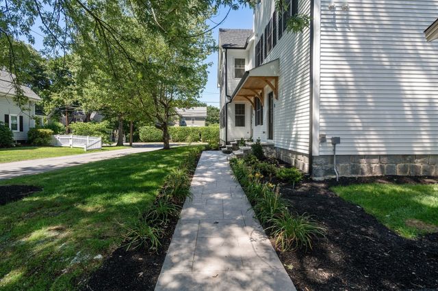 92 Pond Street, Natick, MA 01760
