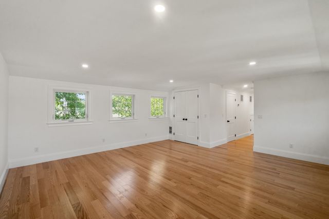 92 Pond Street, Natick, MA 01760
