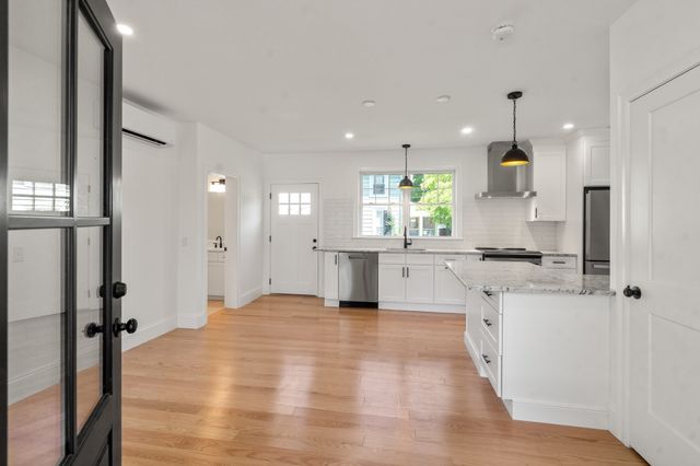 92 Pond Street, Natick, MA 01760