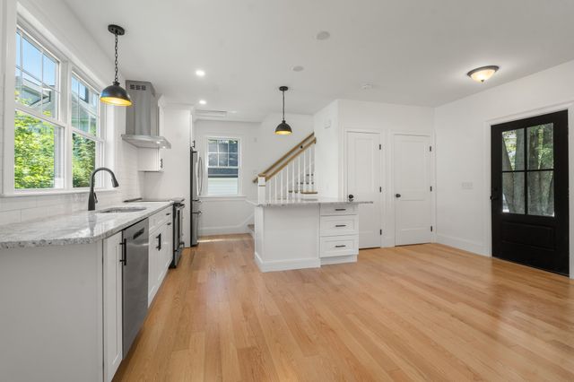 92 Pond Street, Natick, MA 01760
