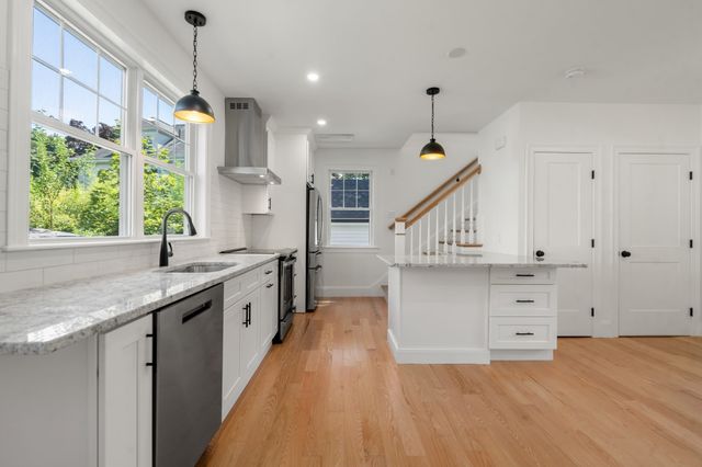 92 Pond Street, Natick, MA 01760