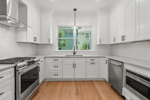 92 Pond Street, Natick, MA 01760