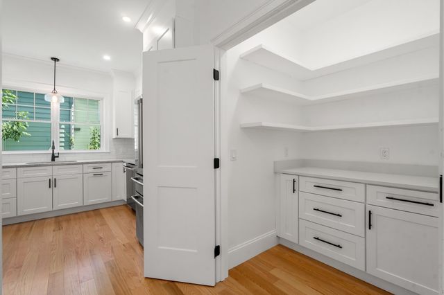 92 Pond Street, Natick, MA 01760