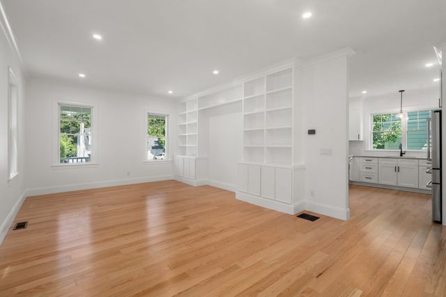 92 Pond Street, Natick, MA 01760