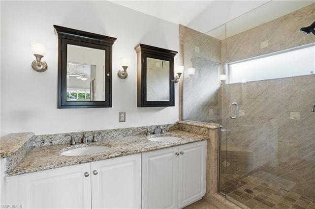 3850 Groton CT, Naples, FL 34112