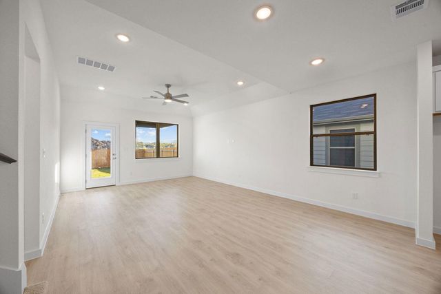 103 Mandeville DR, Hutto, TX 78634