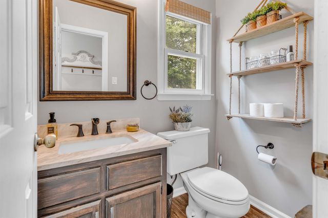 690 ROLLING OAKS LN, Collierville, TN 38017