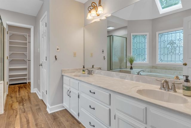 690 ROLLING OAKS LN, Collierville, TN 38017