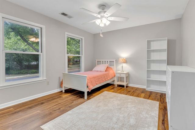 690 ROLLING OAKS LN, Collierville, TN 38017