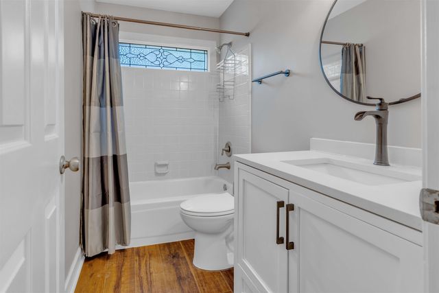 690 ROLLING OAKS LN, Collierville, TN 38017