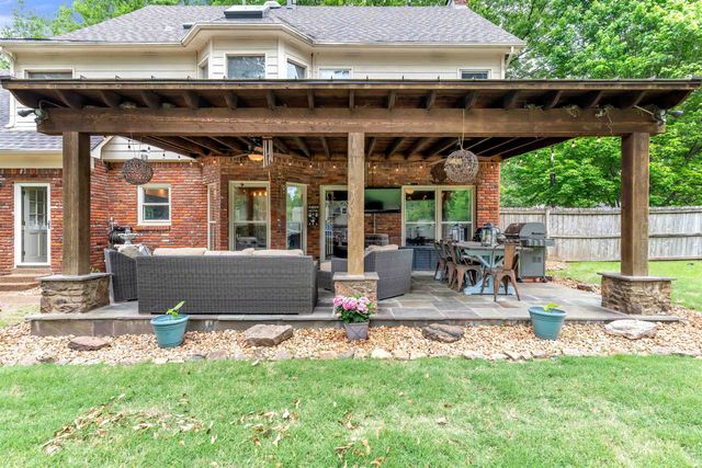 690 ROLLING OAKS LN, Collierville, TN 38017