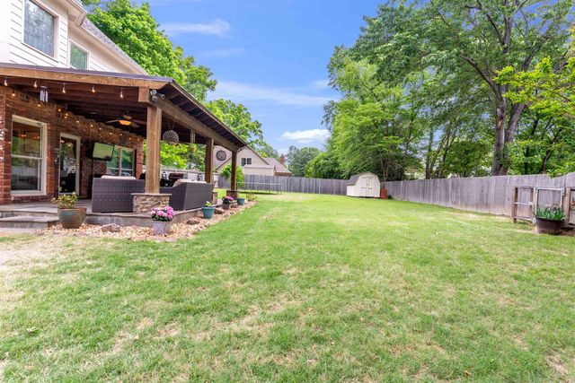 690 ROLLING OAKS LN, Collierville, TN 38017