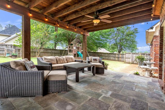 690 ROLLING OAKS LN, Collierville, TN 38017