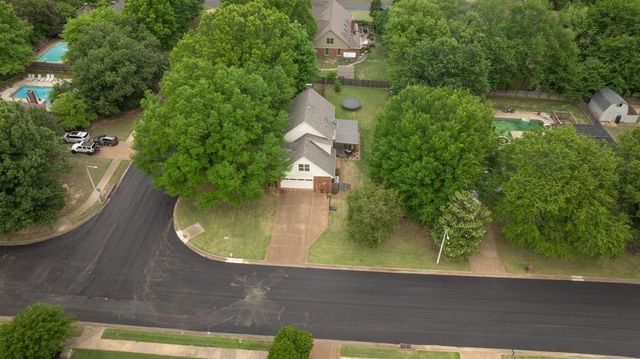 690 ROLLING OAKS LN, Collierville, TN 38017