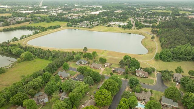 690 ROLLING OAKS LN, Collierville, TN 38017