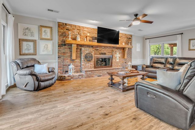 690 ROLLING OAKS LN, Collierville, TN 38017
