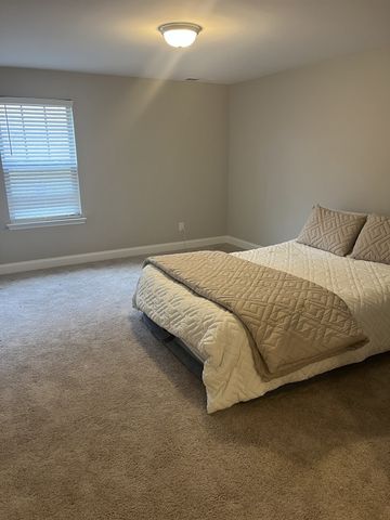 3211 Chaucer Ln, Gallatin, TN 37066