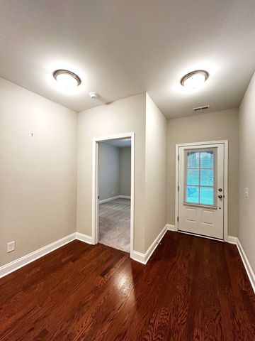3211 Chaucer Ln, Gallatin, TN 37066