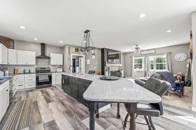 3899 TARA RIDGE RD, Fulton, MO 65251