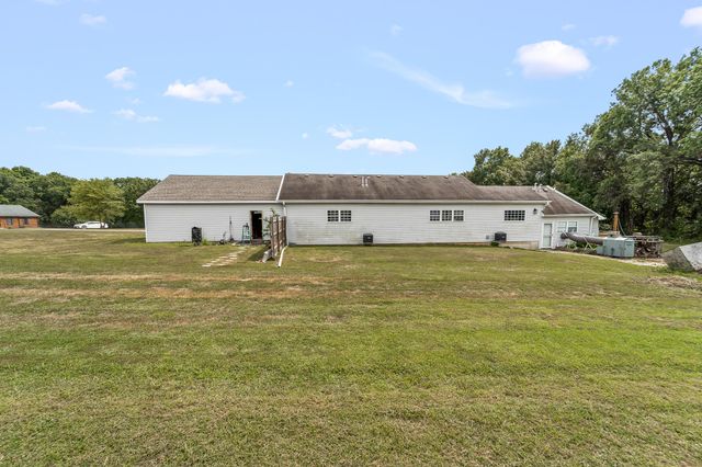 3899 TARA RIDGE RD, Fulton, MO 65251