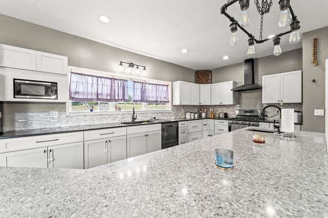 3899 TARA RIDGE RD, Fulton, MO 65251