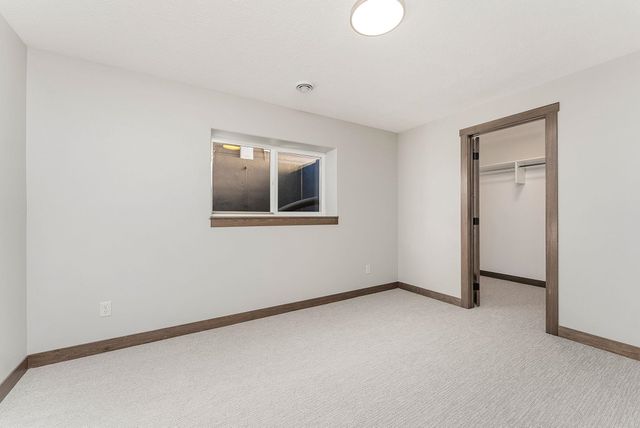 1014 Birch St Street, Harrisburg, SD 57032