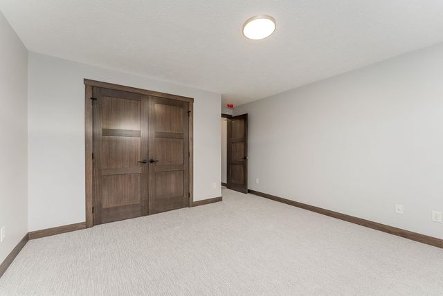 1014 Birch St Street, Harrisburg, SD 57032