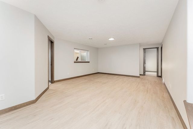 1014 Birch St Street, Harrisburg, SD 57032