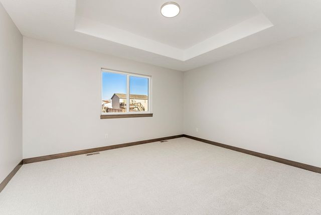 1014 Birch St Street, Harrisburg, SD 57032