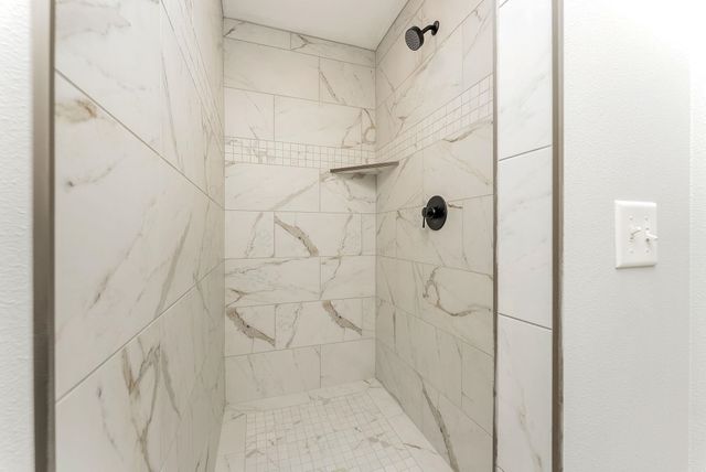 1014 Birch St Street, Harrisburg, SD 57032