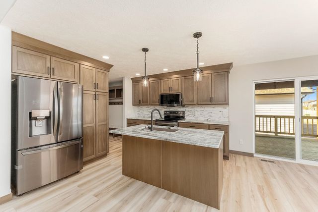 1014 Birch St Street, Harrisburg, SD 57032