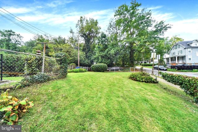 824 WICKLOW RD, Baltimore, MD 21229