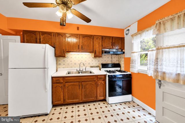 824 WICKLOW RD, Baltimore, MD 21229