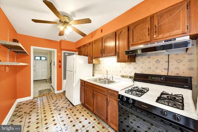 824 WICKLOW RD, Baltimore, MD 21229