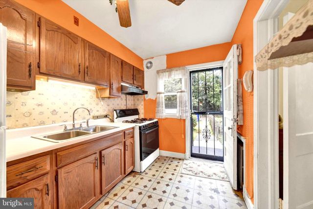 824 WICKLOW RD, Baltimore, MD 21229