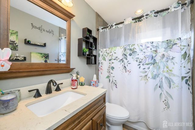 245 Florence Avenue, Colonia, NJ 07067