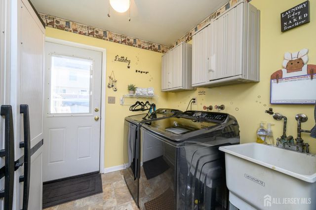 245 Florence Avenue, Colonia, NJ 07067