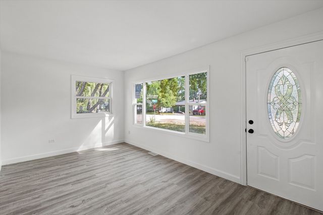 33448 N Greentree Road, Grayslake, IL 60030