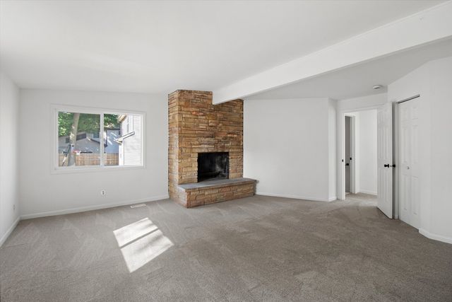 33448 N Greentree Road, Grayslake, IL 60030