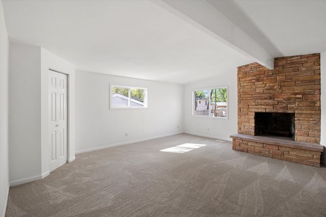 33448 N Greentree Road, Grayslake, IL 60030