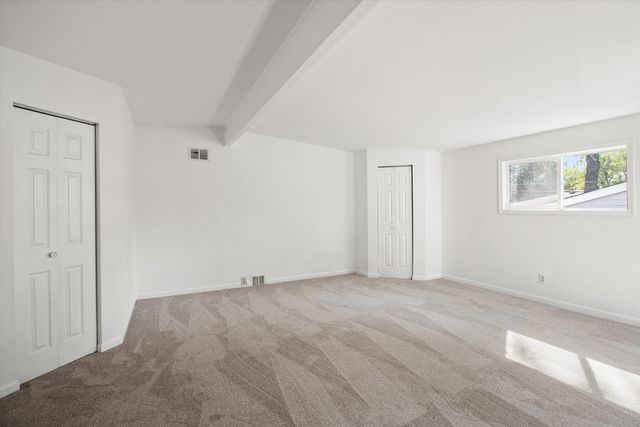 33448 N Greentree Road, Grayslake, IL 60030