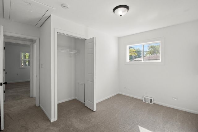 33448 N Greentree Road, Grayslake, IL 60030