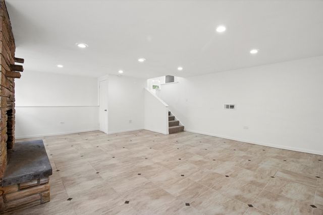 33448 N Greentree Road, Grayslake, IL 60030